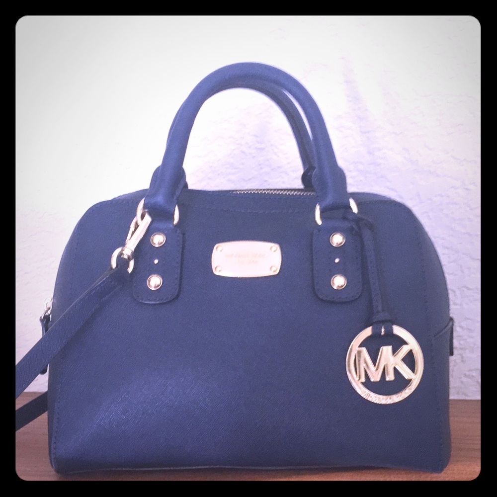 🚨 Sold 🚨 Navy MK Purse - EUC